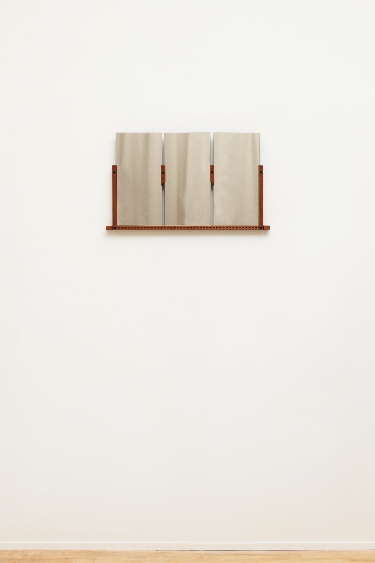 TRIPLE MIRROR
