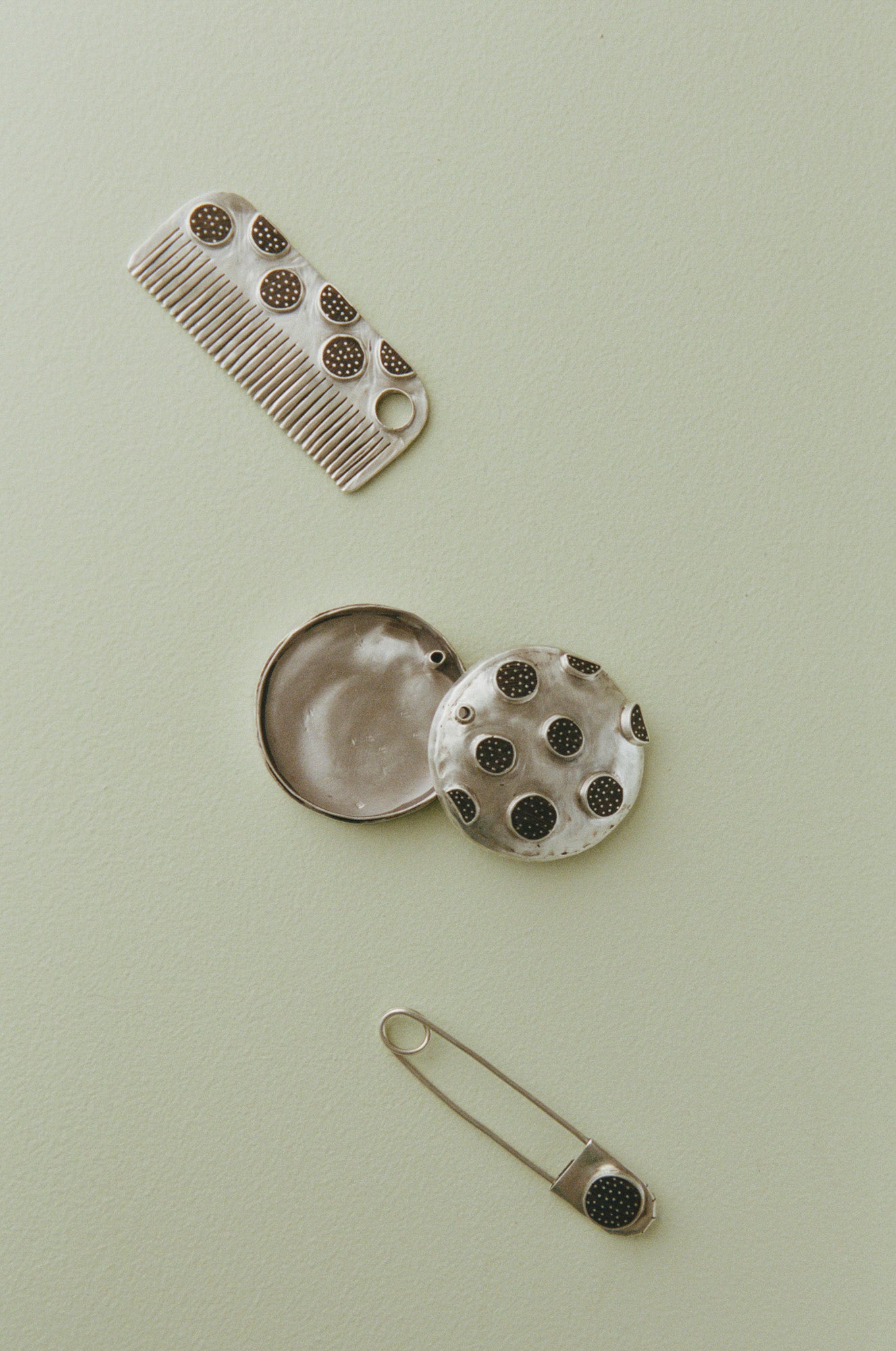 Pearl Vanity Set