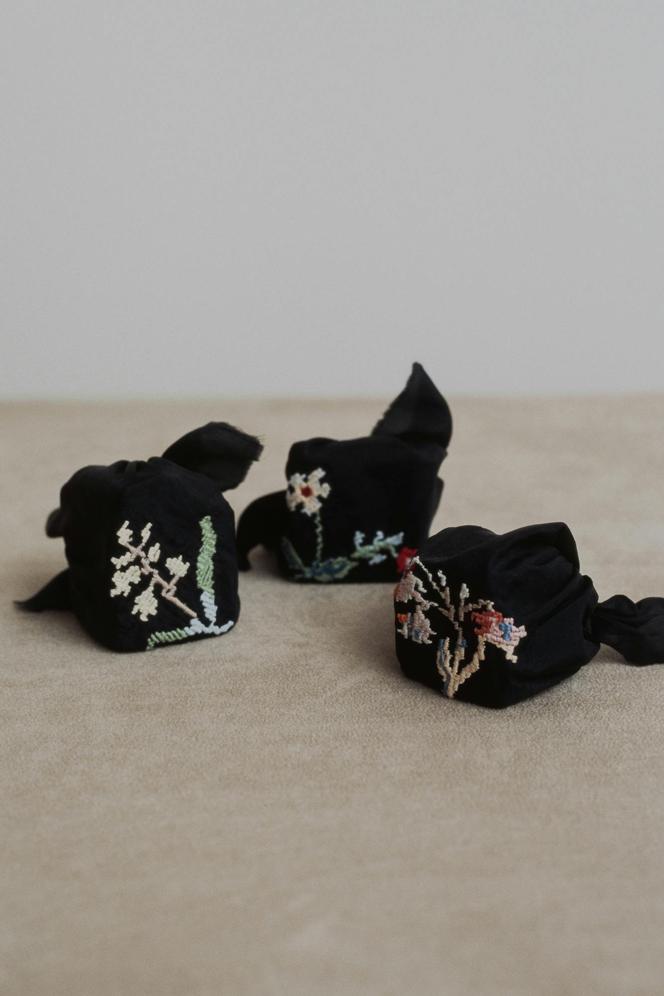 Embroidered Weight 011