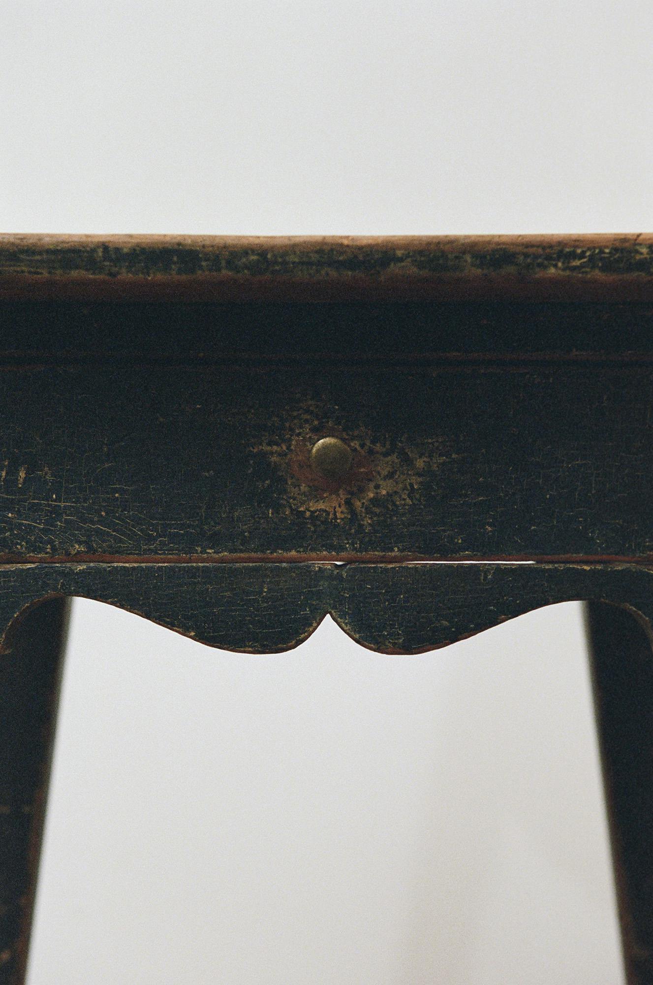 Splayed-Leg Table with Scalloped Apron