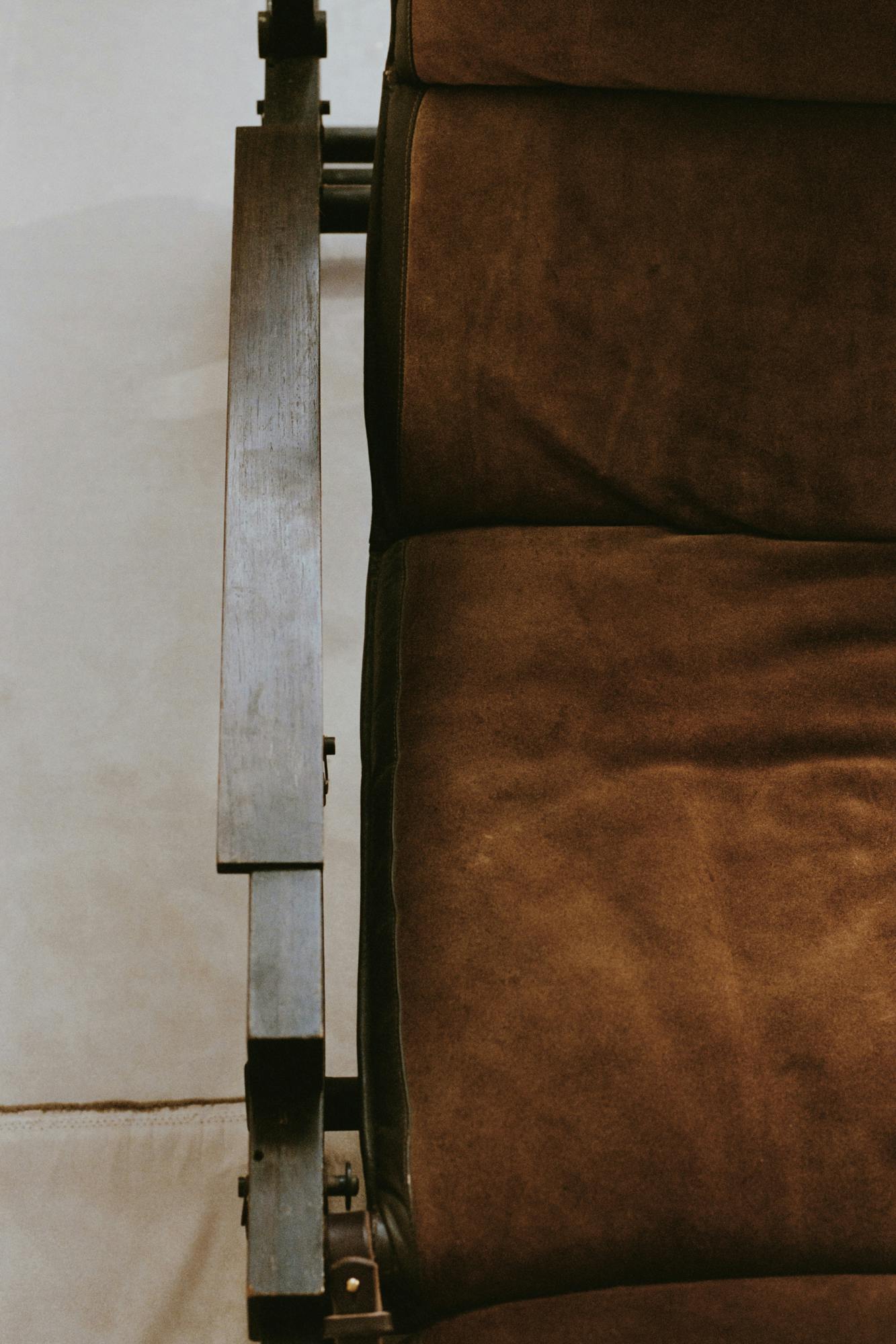 May Jhon Chair & Ottoman
