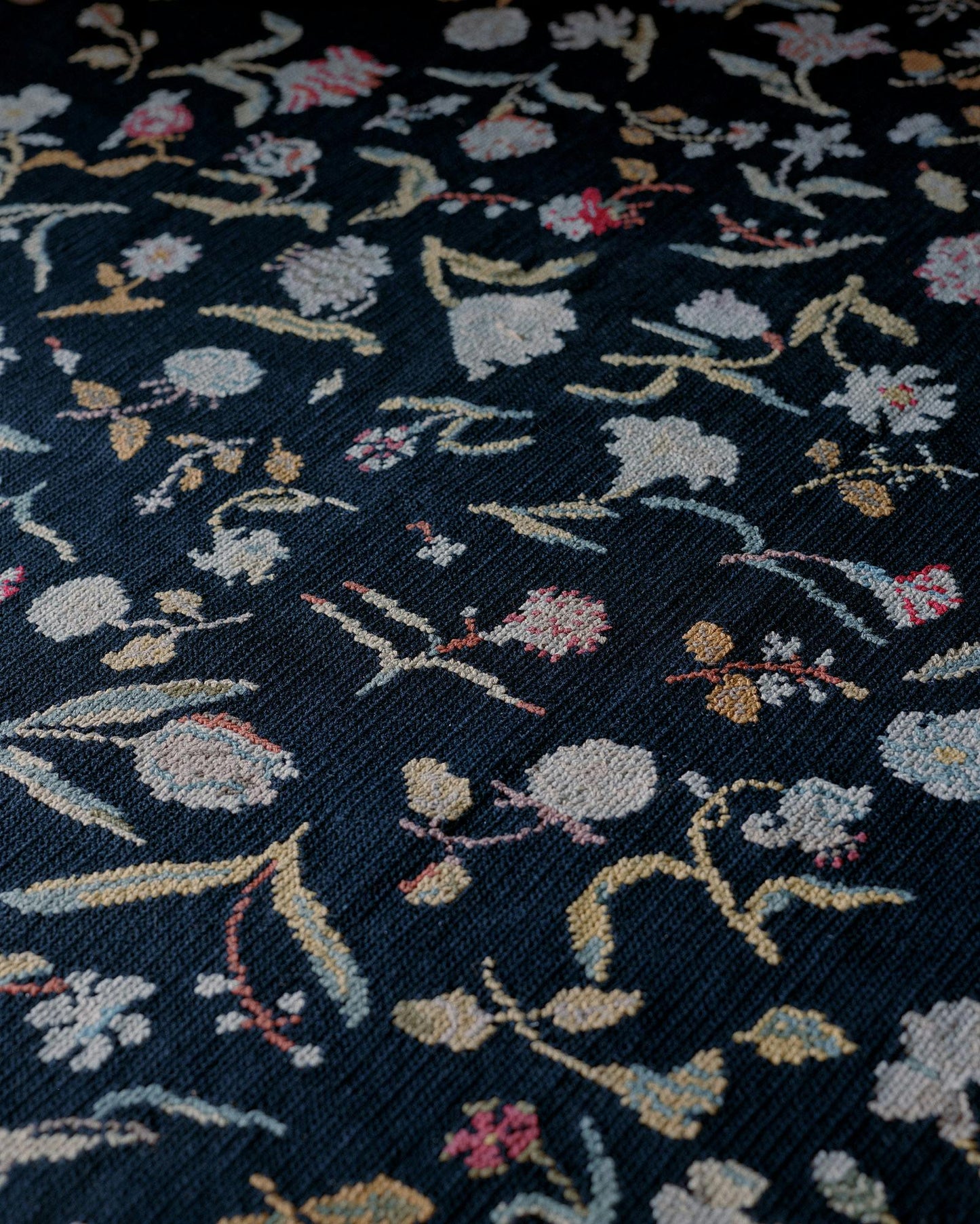 Arraiolos rug