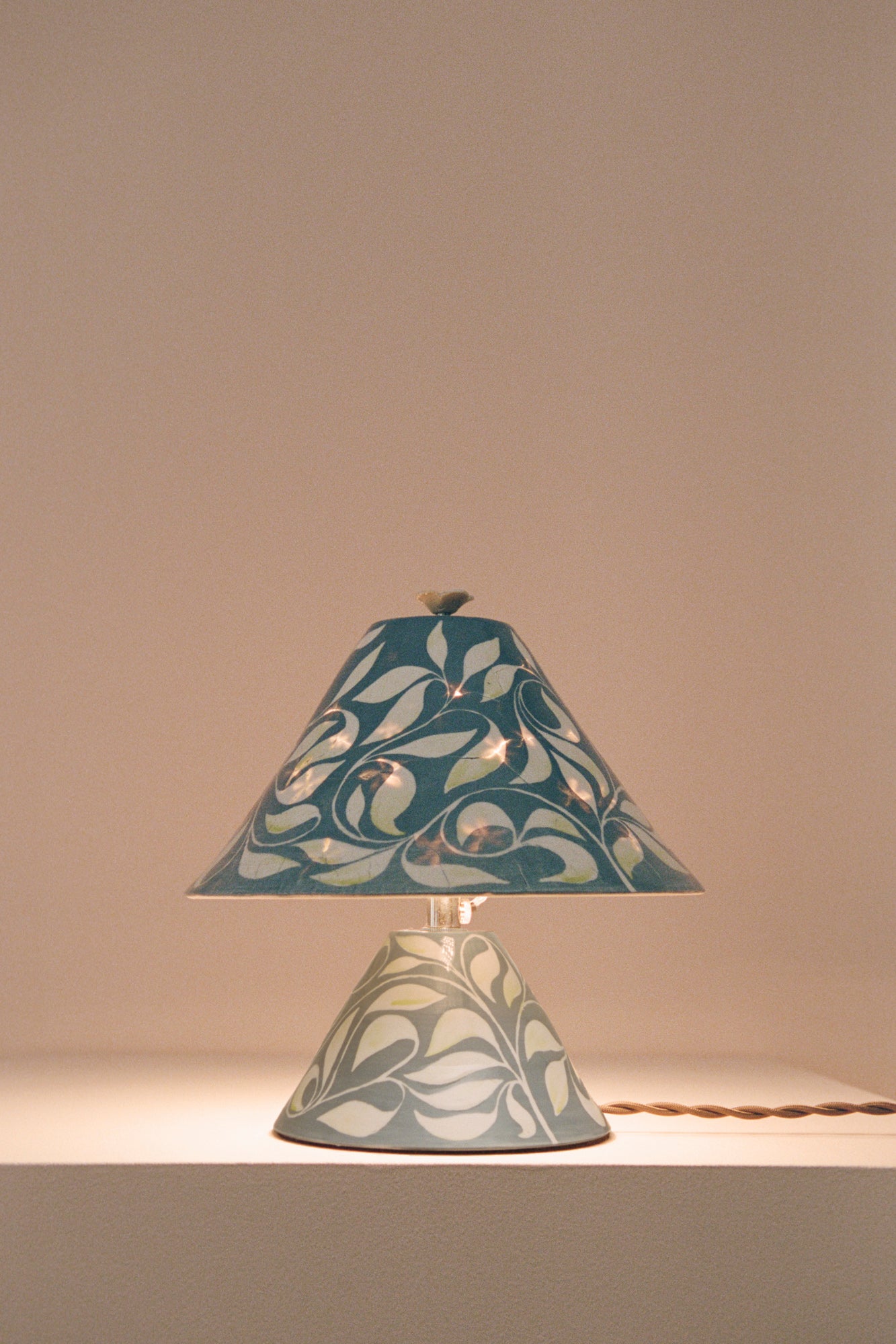 Jasmine Lamp (Small, Porcelain)