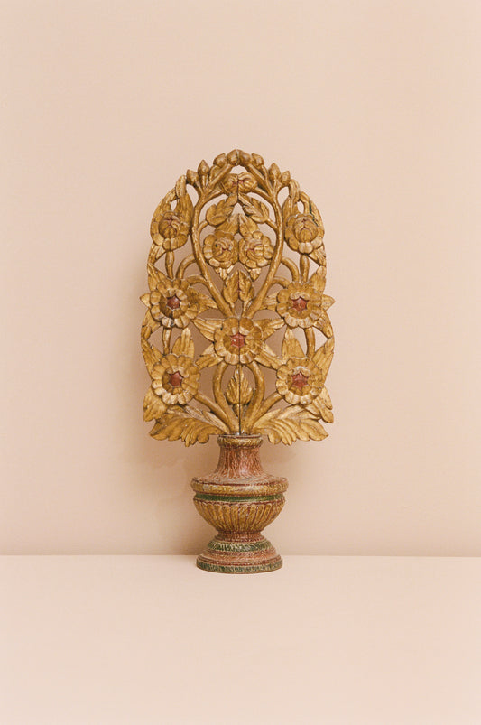 Model of a Flowering Urn