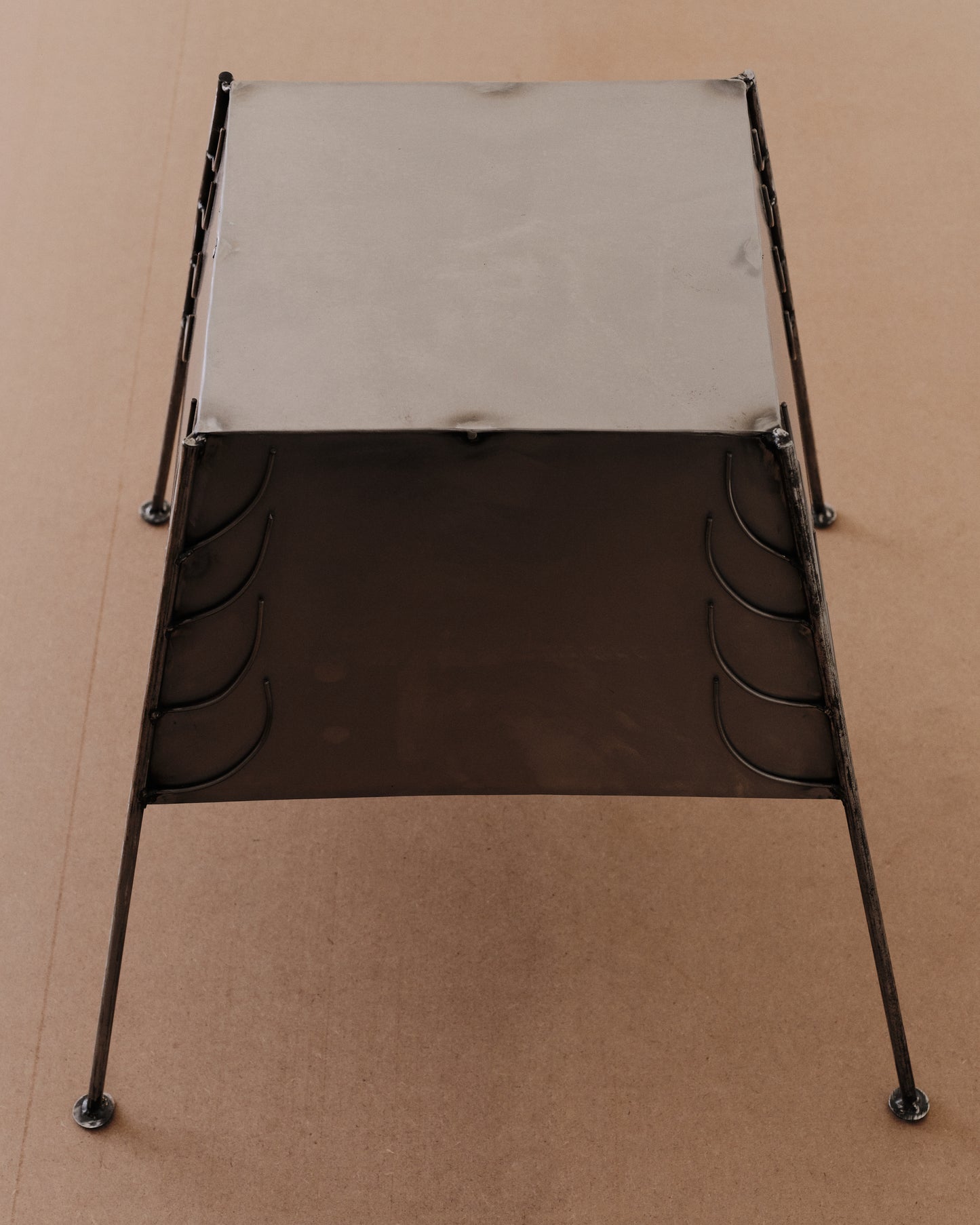 Table Plume (Feather Table),