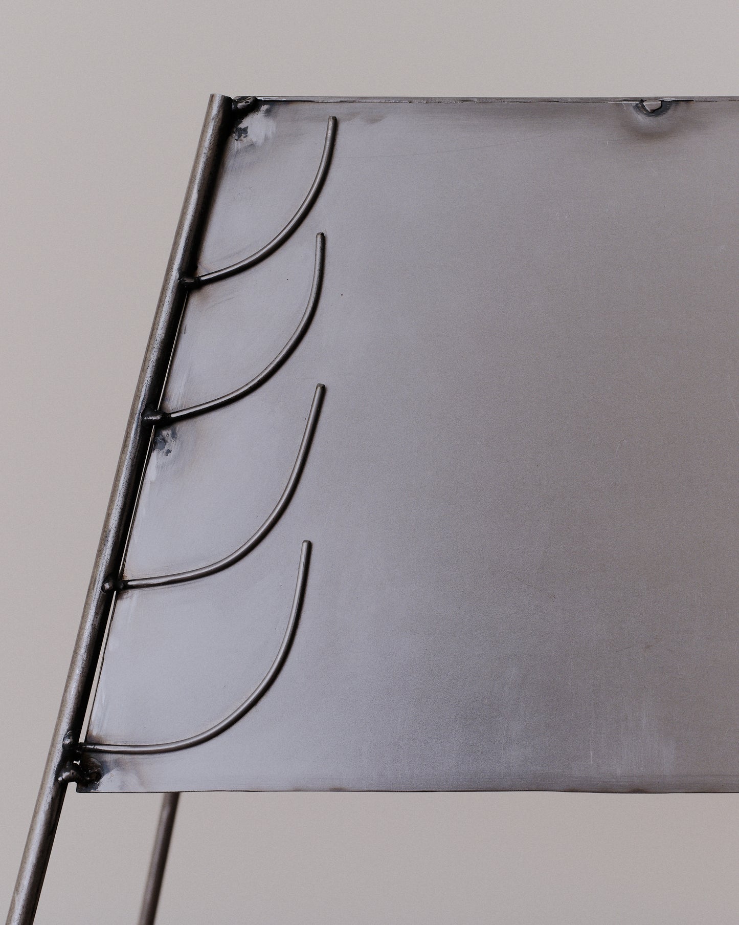 Table Plume (Feather Table),