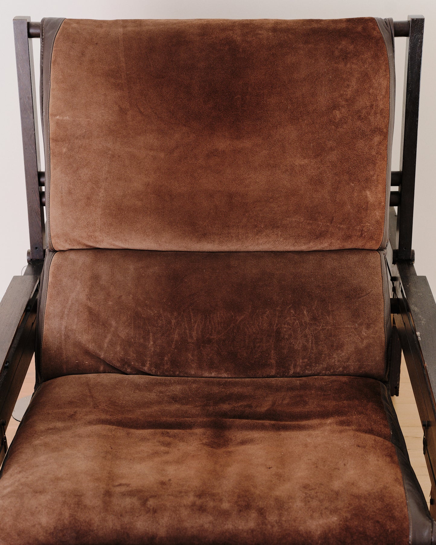 May Jhon Chair & Ottoman