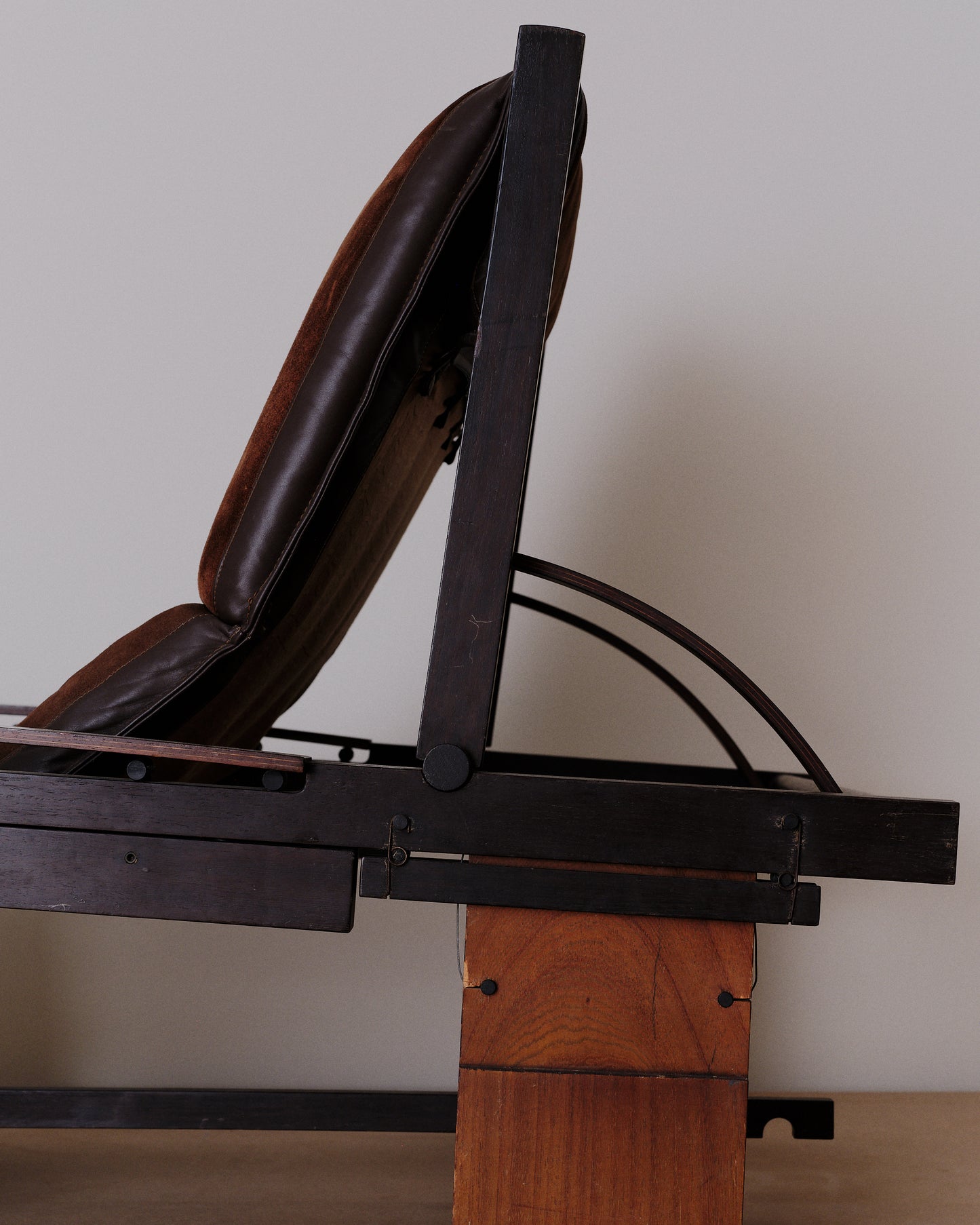 May Jhon Chair & Ottoman