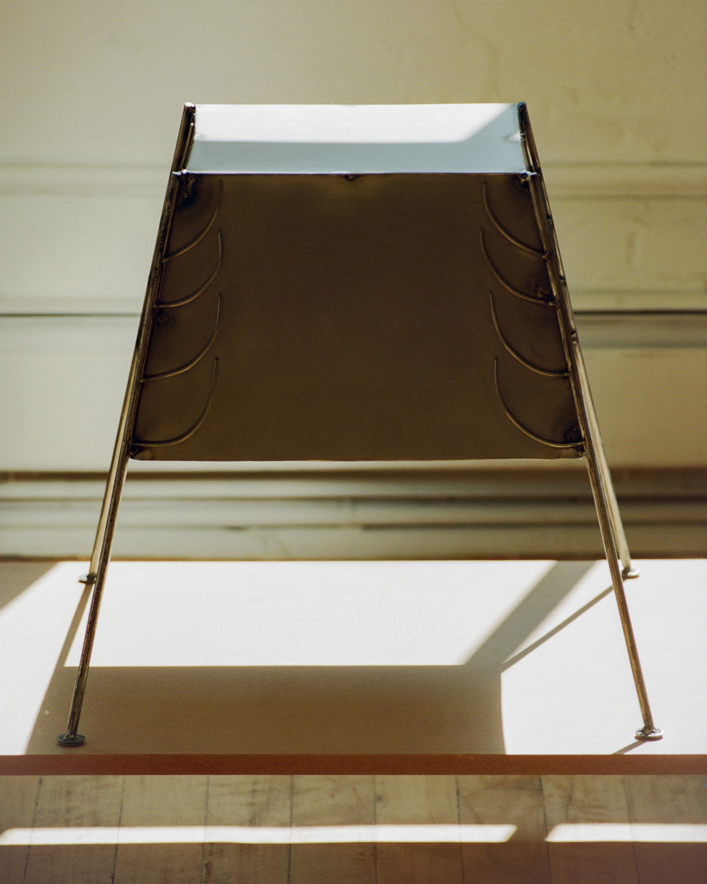 Table Plume (Feather Table),