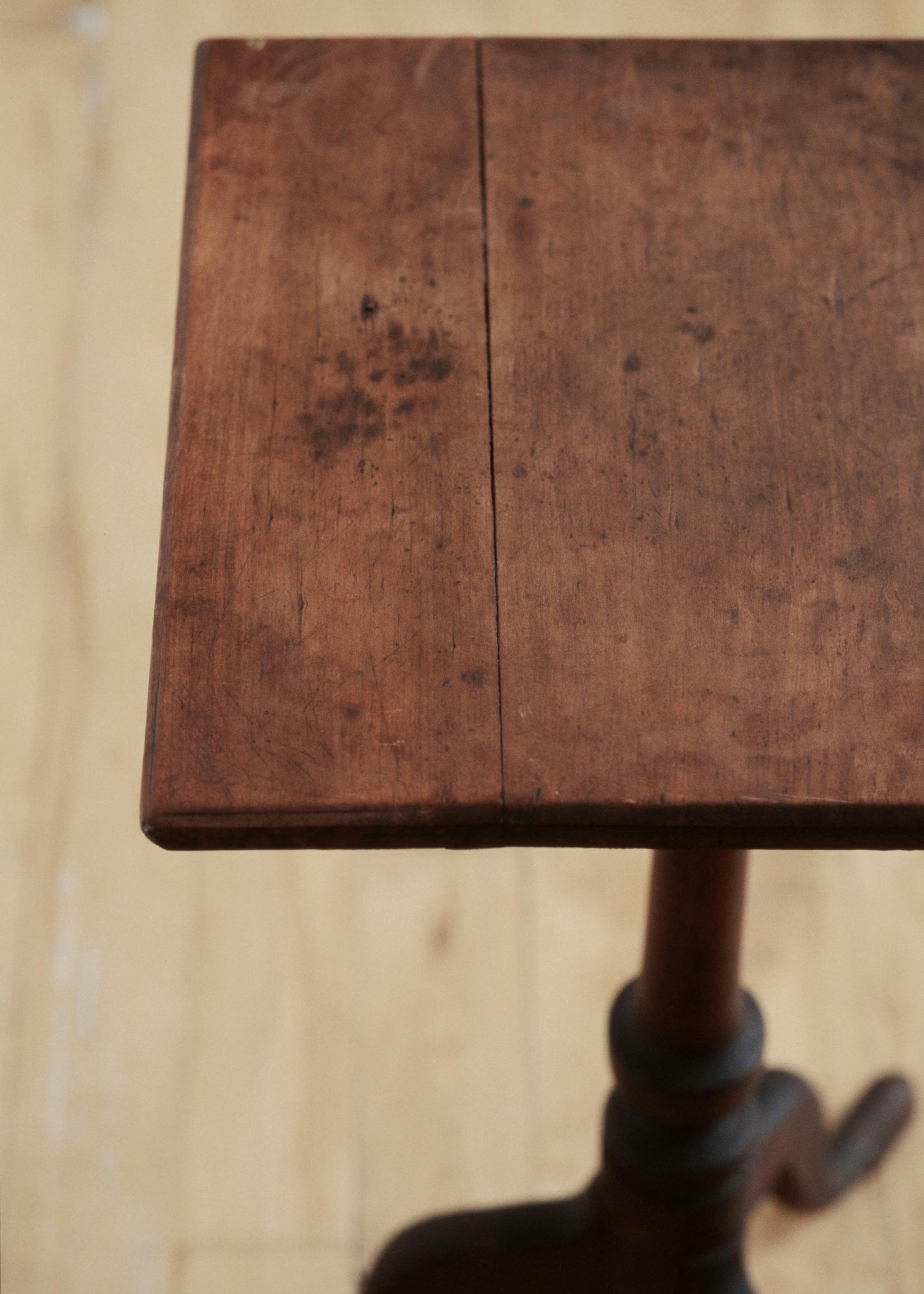 Queen Anne Candlestand